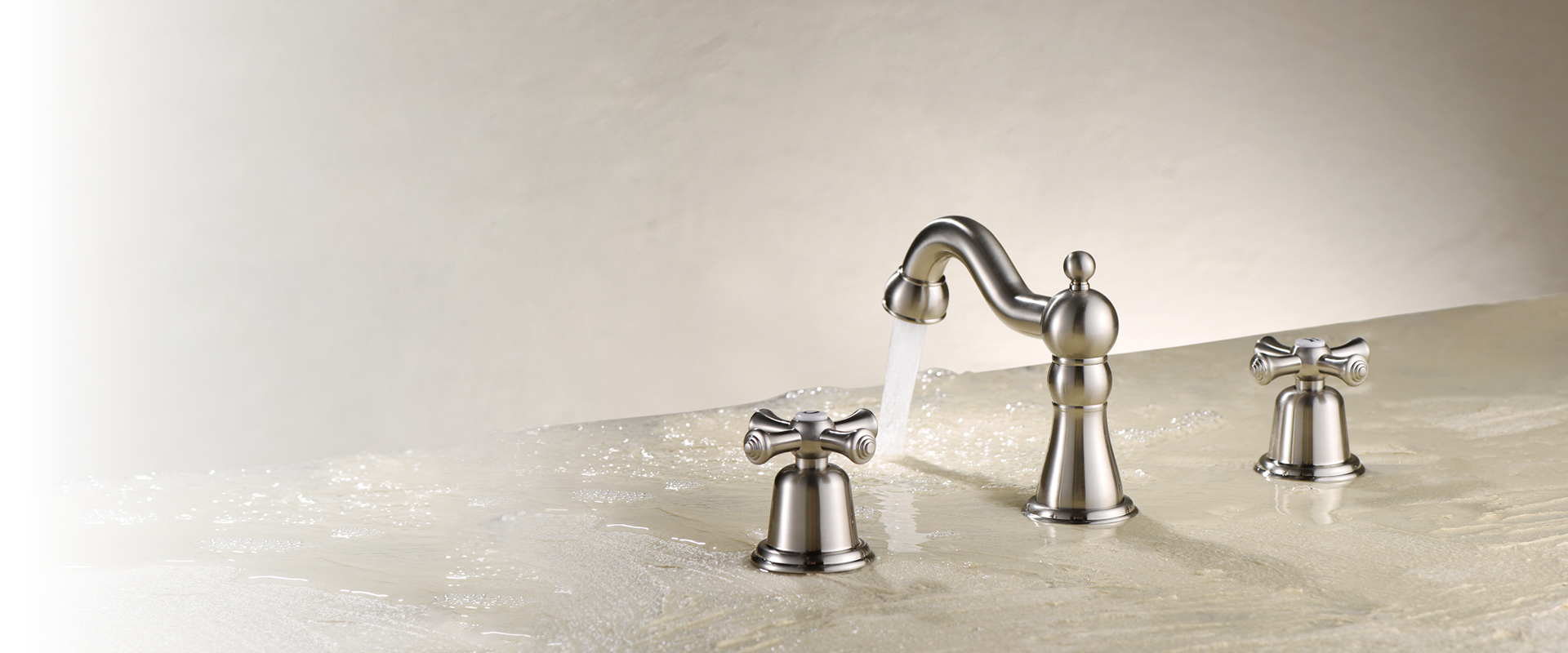 Torneira de banheiro de um orif&iacute;cio de um &uacute;nico