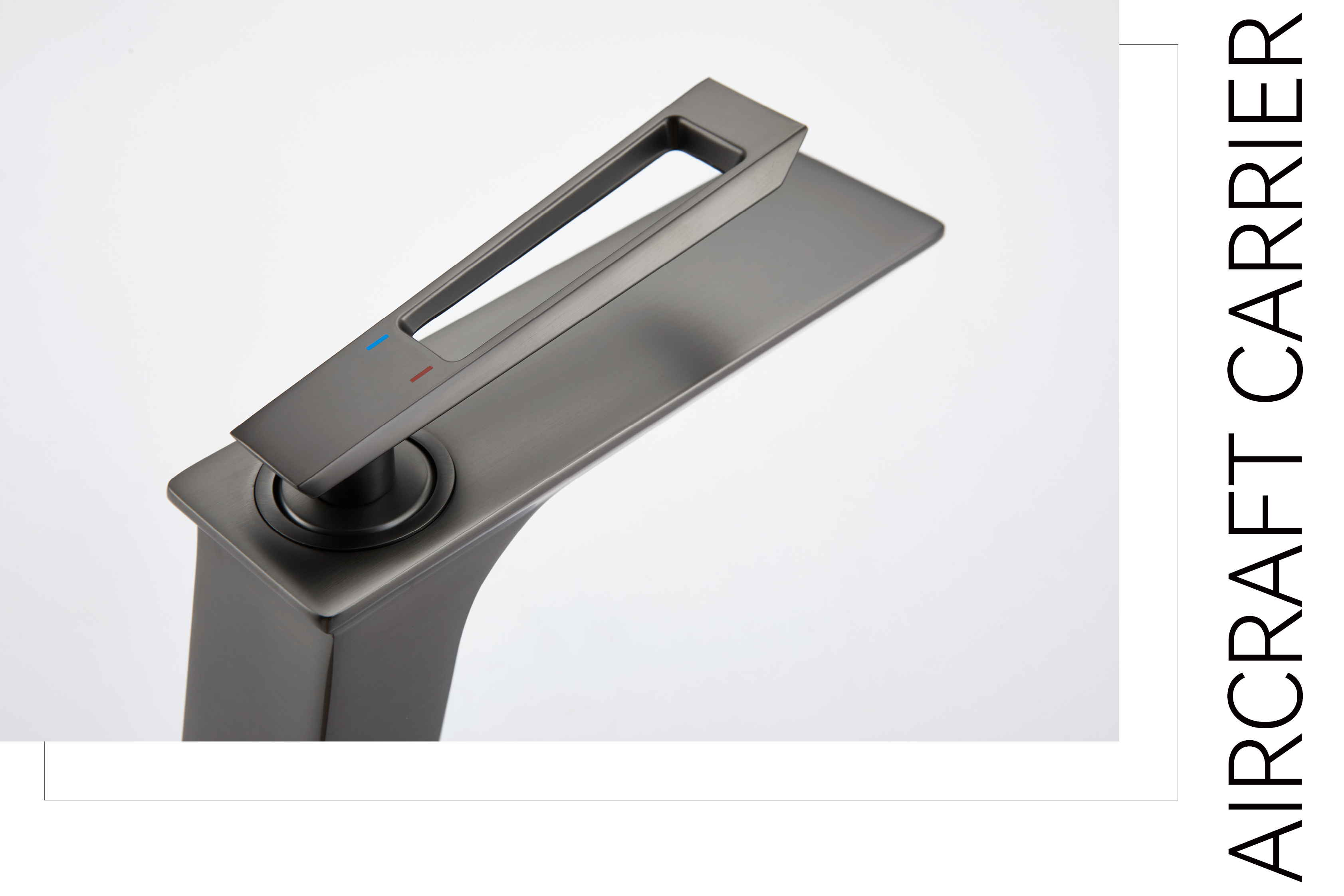 torneira de banheiro de lat&atilde;o