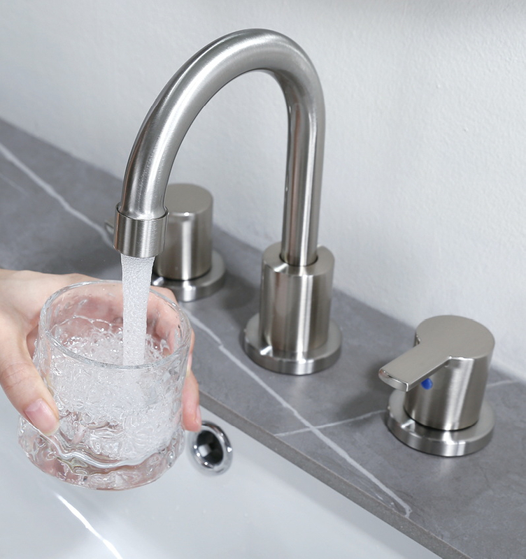 Torneira de 3 orifícios Cupc, estilo difundido de 8 polegadas para banheiro usando BF03015-K09-BN