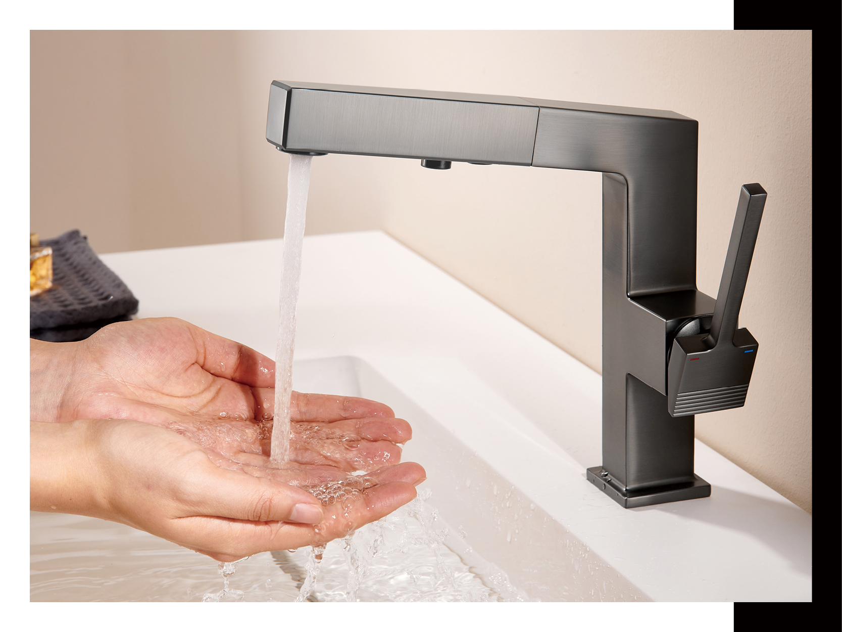 torneira de banheiro de uma al&ccedil;a