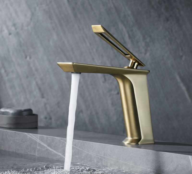 Torneira de banheiro de latão novo design de moda de moda única fita de água BF01023-BG