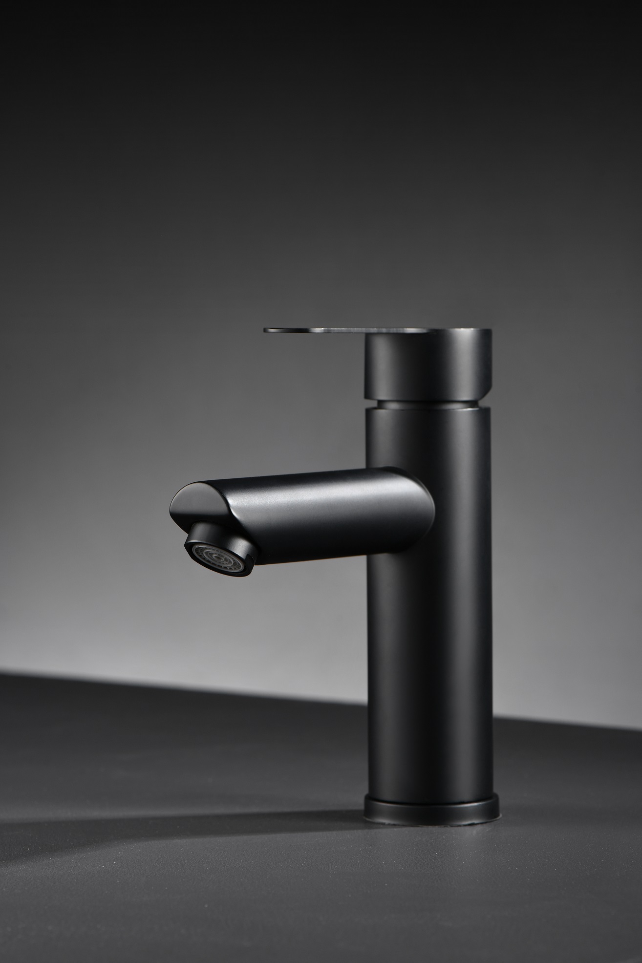 torneira para pia de banheiro com furo &uacute;nico