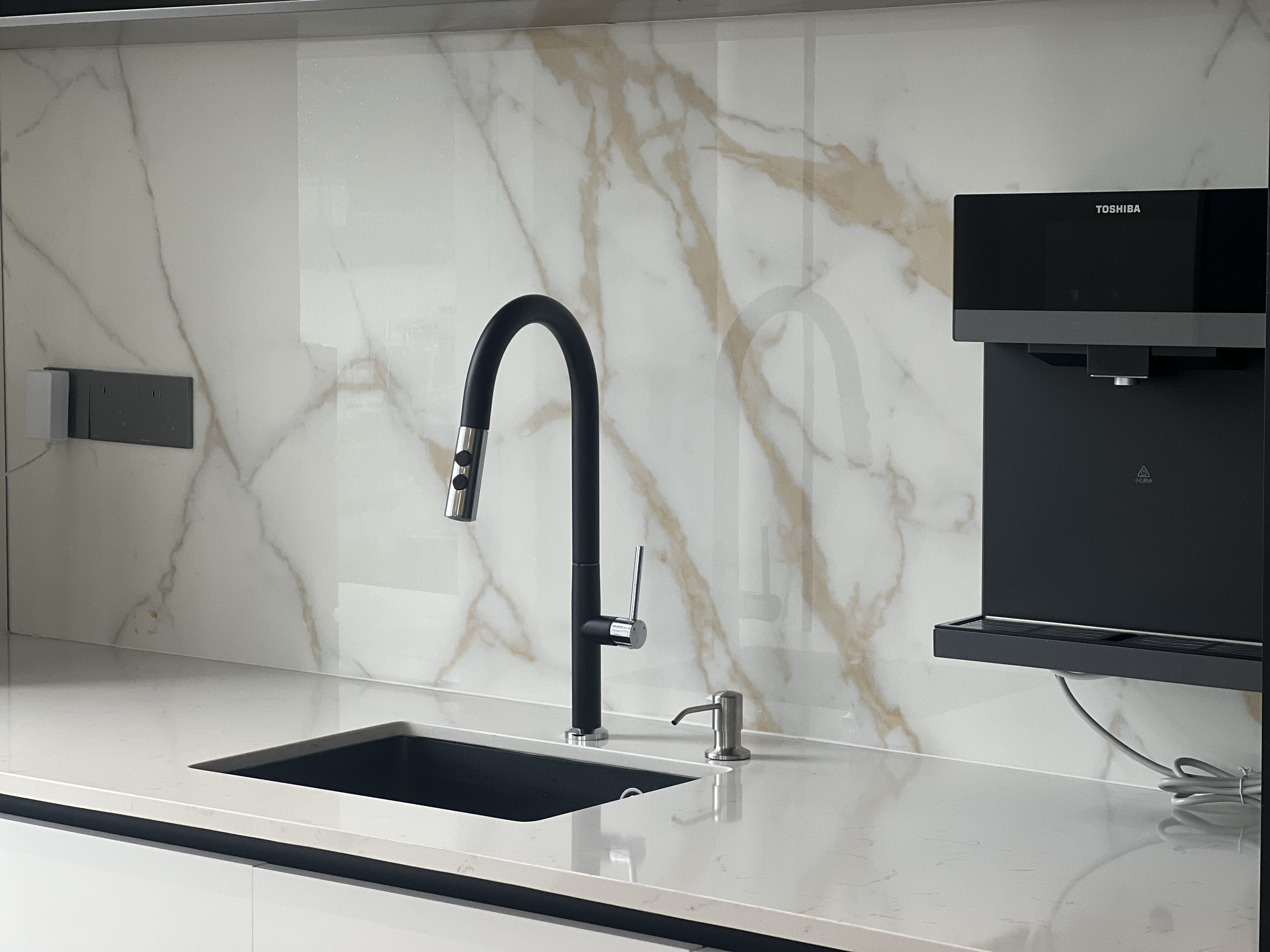 Torneira de cozinha de a&ccedil;o inoxid&aacute;vel