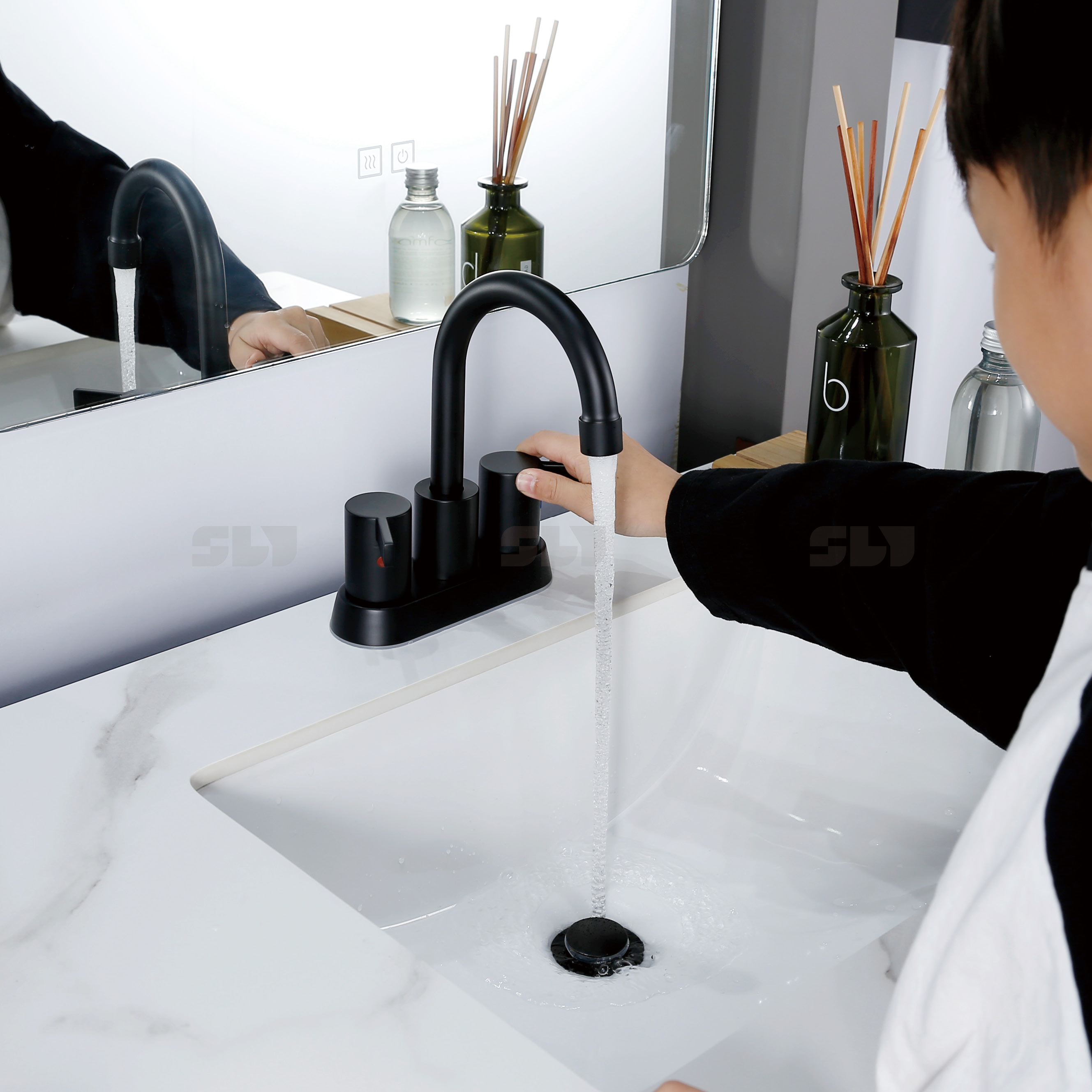 torneira de banheiro moderna