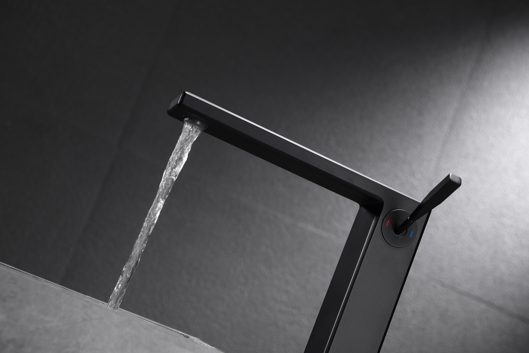 torneira do banheiro da pia