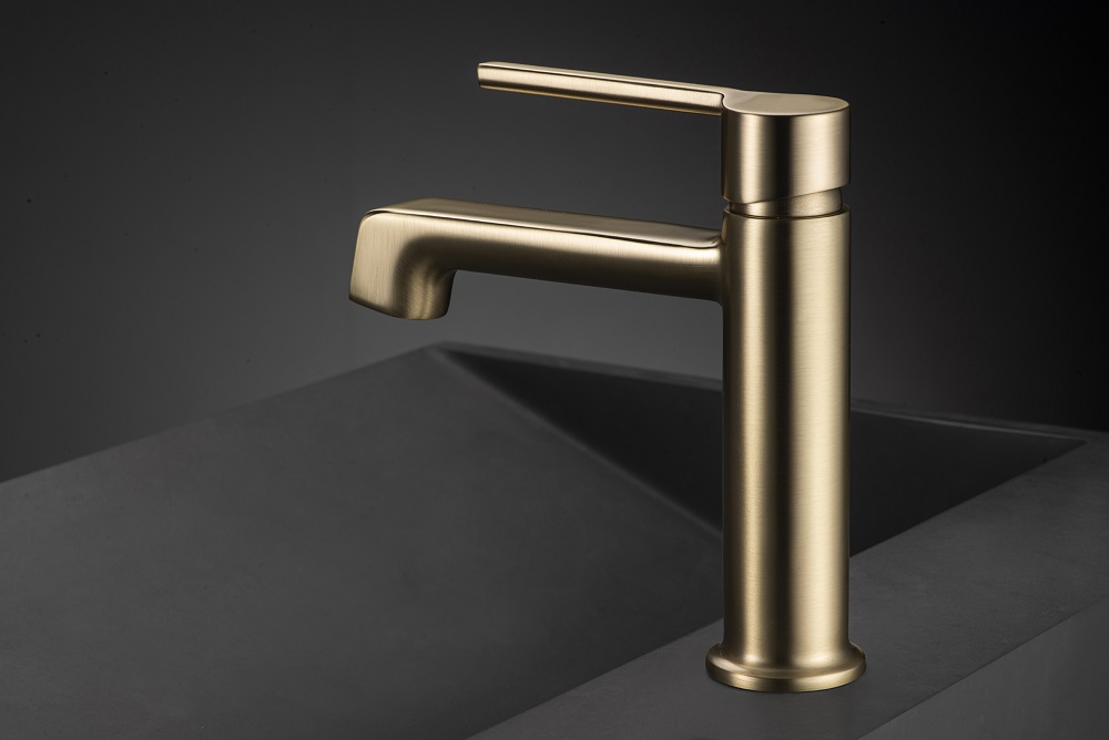 torneiras de banheiro vintage