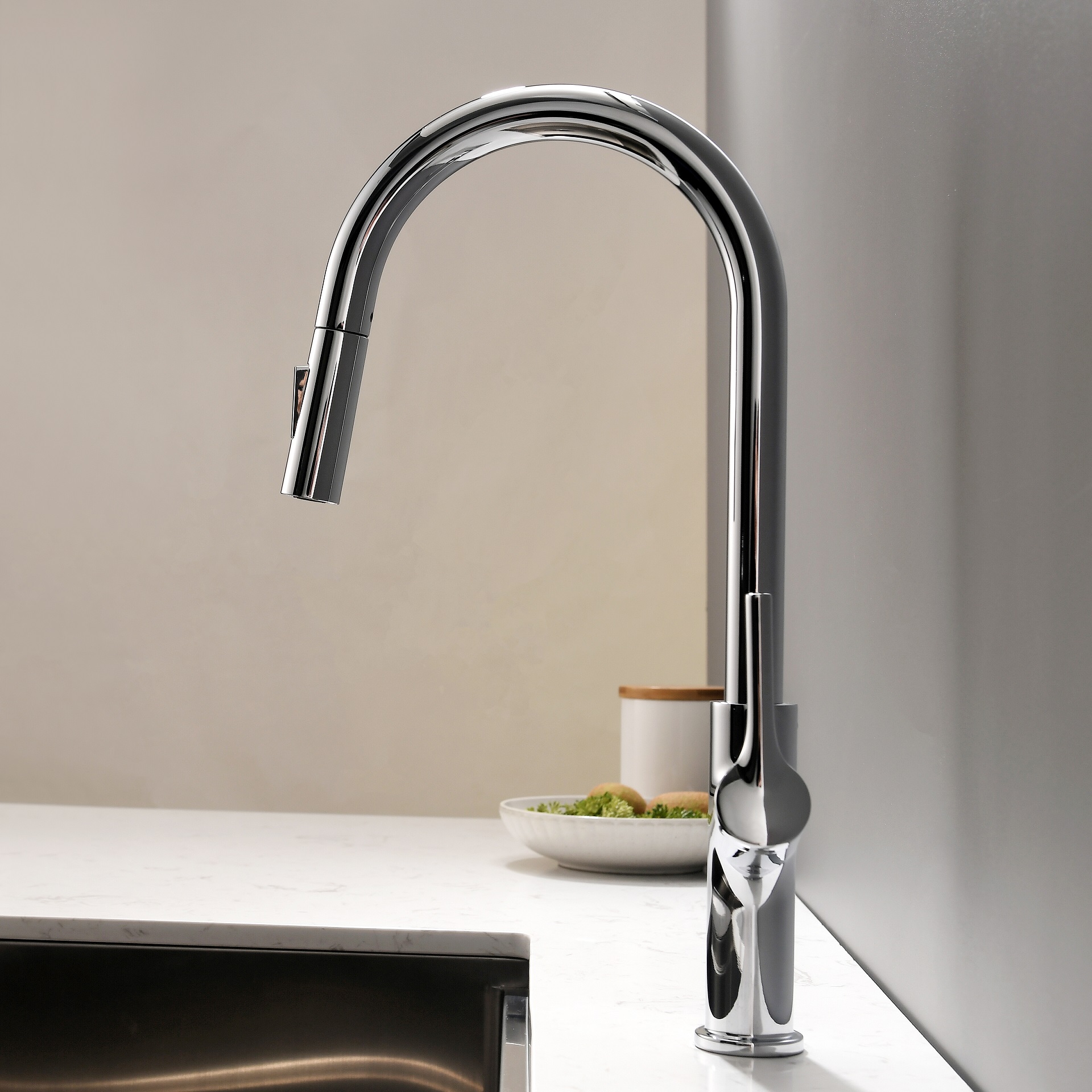 Torneira de pia cromada astíssima com pulverizador de montagem na parede Torneira de cozinha Pull Out Kitchen