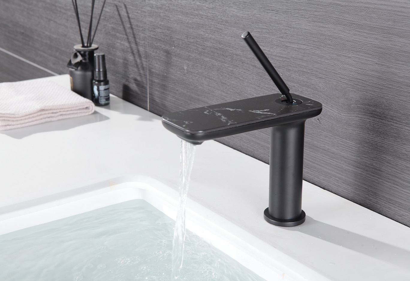 torneira de banheiro de furo &uacute;nico