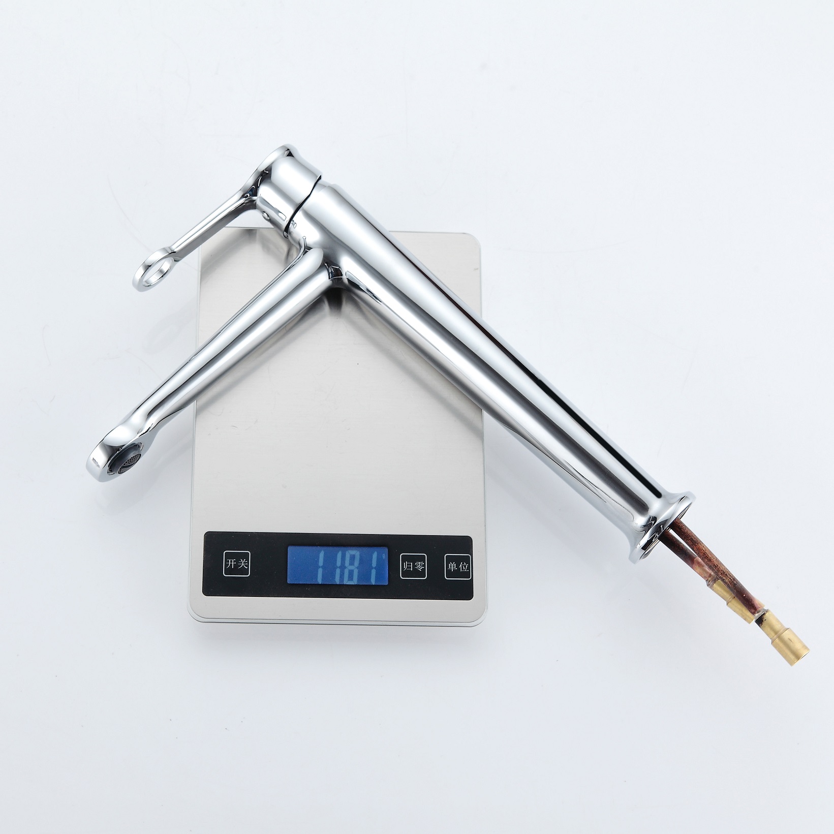 torneira de lat&atilde;o